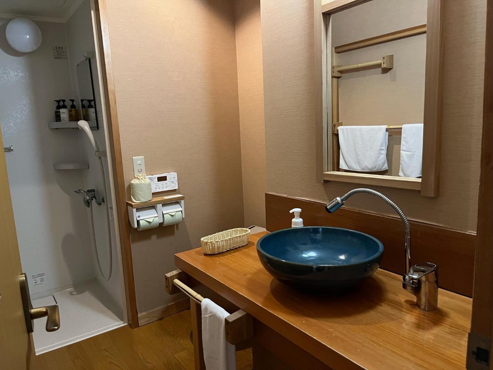 Miyama Ouan Kyoritsu Resort Takayama  Eksteriør bilde Bathroom in a hotel