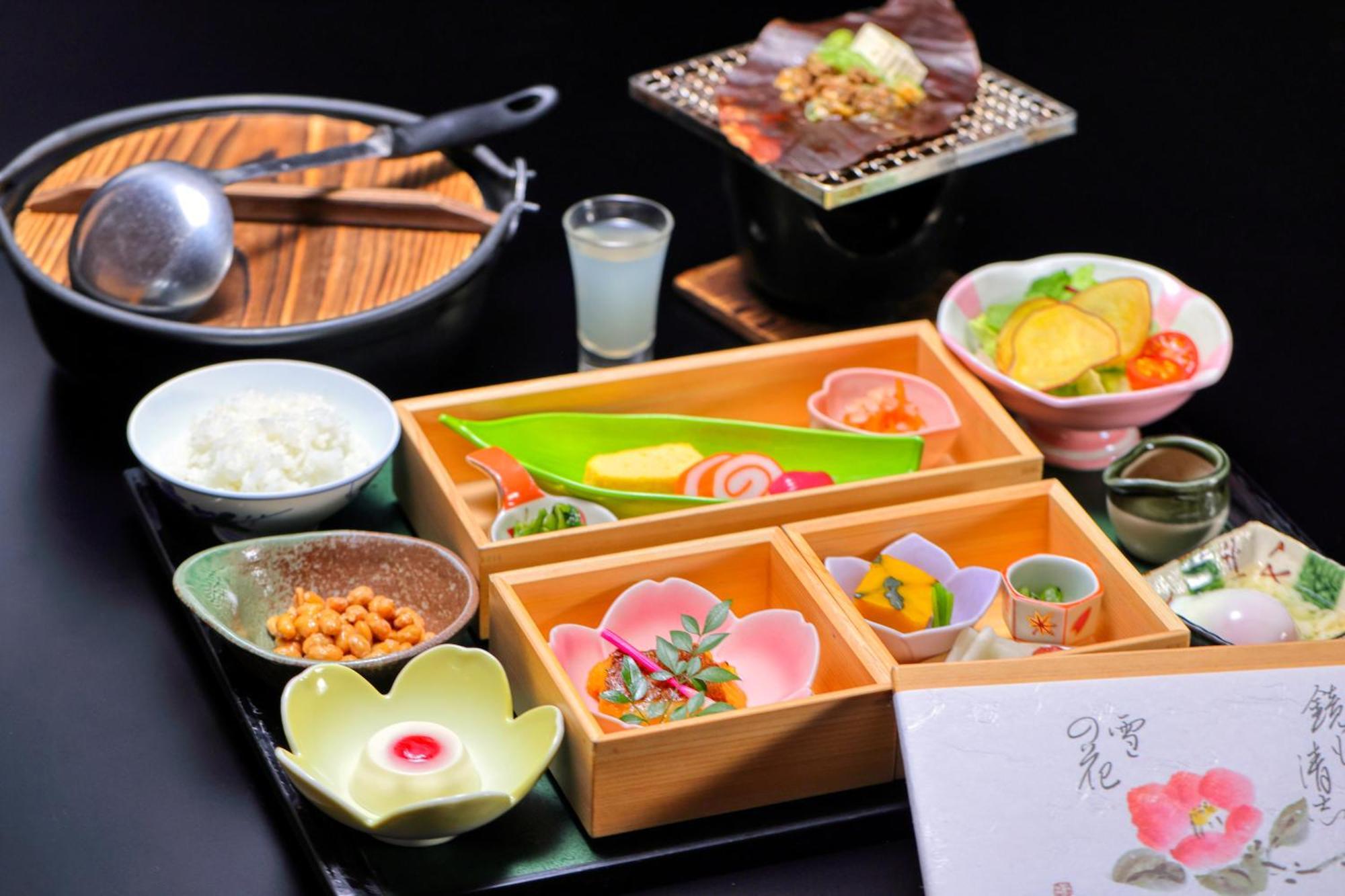 Miyama Ouan Kyoritsu Resort Takayama  Eksteriør bilde A Japanese meal