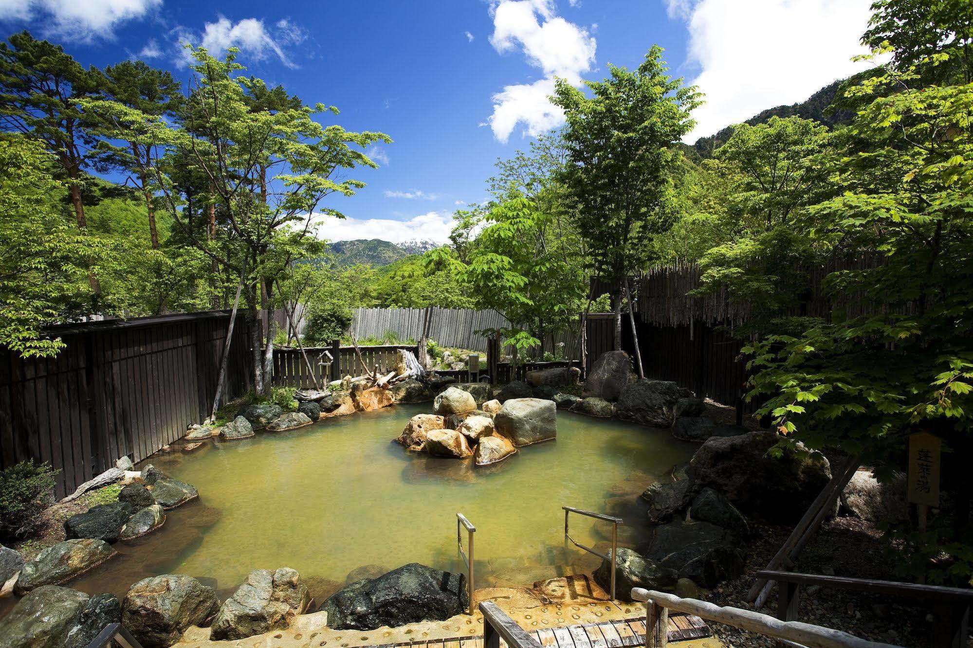 Miyama Ouan Kyoritsu Resort Takayama  Eksteriør bilde A hot spring in Japan