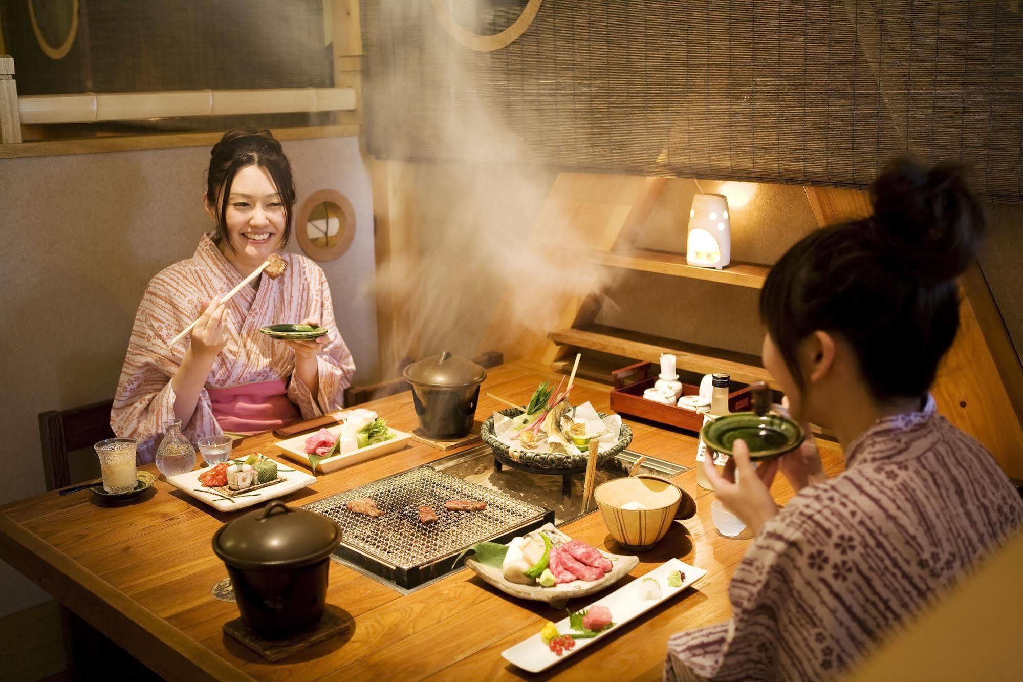 Miyama Ouan Kyoritsu Resort Takayama  Eksteriør bilde A Japanese meal